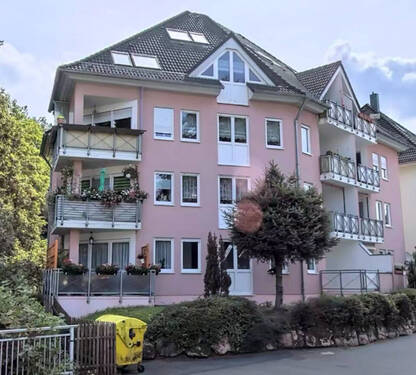 Außenfoto - 2-Raum mit Balkon und Fahrstuhl