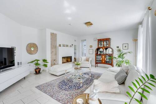 Wohnzimmer - 6 Zimmer Einfamilienhaus zum Kaufen in Altomünster