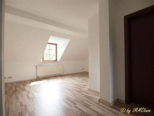 Wohnbeispiel Bilck ins Wohnzimmer - 3 Zimmer Etagenwohnung zur Miete in Flöha