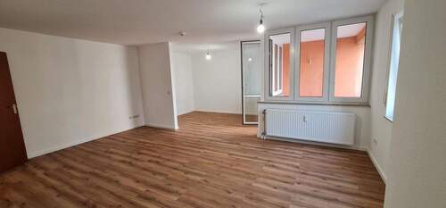 großer Wohnbereich (2).jpg - 1 Zimmer Etagenwohnung zum Kaufen in Freiburg im Breisgau