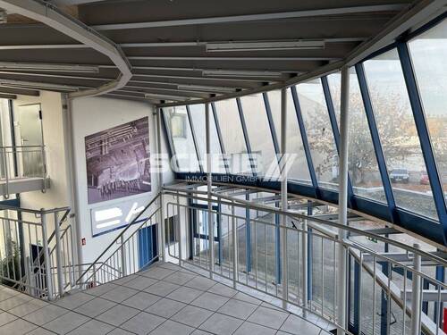 Blick von oben aufs Foyer - 