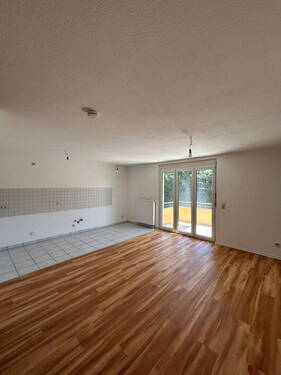 Wohn- und Kochbereich - Erstbezug nach hochwertiger Renovierung - moderne 2-Zimmer-Wohnung mit offenem Wohnbereich