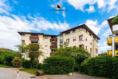 Bild 1 - Barrierefreie 4-Zimmer-Wohnung in Plochingen, überdachte Terrasse, PKW-Stellplatz inkl., ruhige Ortsrandlage