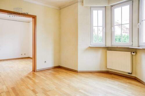 EG: Büro mit Erker - 