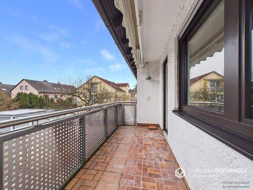 Balkon - 4 Zimmer Etagenwohnung in Regensburg / Reinhausen