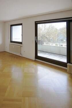 Wohnzimmer - 3 Zimmer Etagenwohnung zum Kaufen in Kassel