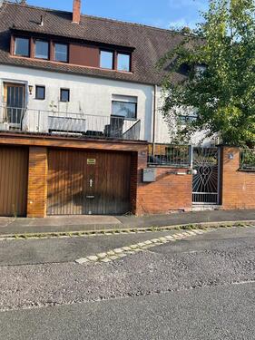 Außenansicht - Mehrfamilienhaus, Wohnhaus mit 250,00 m&sup2; in Oberasbach zum Kaufen