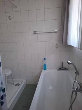 Bad EG - 1 Zimmer Mehrfamilienhaus, Wohnhaus zum Kaufen in Lengers