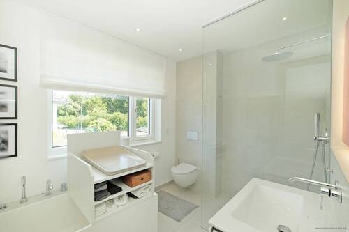 modernes Tageslichtbad - 