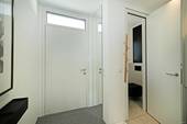 Eingangsbereich mit Gäste-WC - 5 Zimmer Doppelhaushälfte zur Miete in Brunnthal
