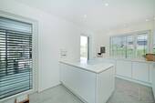 moderne Einbauküche - 5 Zimmer Doppelhaushälfte in Brunnthal