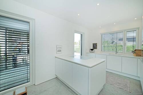 moderne Einbauküche - 5 Zimmer Doppelhaushälfte in Brunnthal