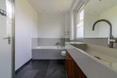 Dusch-/ Wannenbad - 