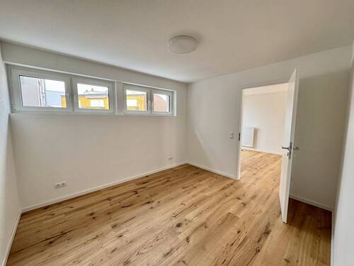 Schlafzimmer - 2 Zimmer Etagenwohnung zur Miete in Kaiserslautern