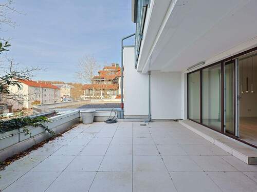 Große, sonnige Terrasse - 5 Zimmer Etagenwohnung zum Kaufen in Schönaich