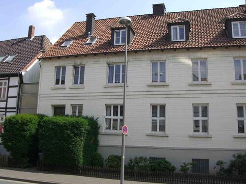 Strassenansicht - Zentrale 3-Zimmer-Wohnung in Detmold