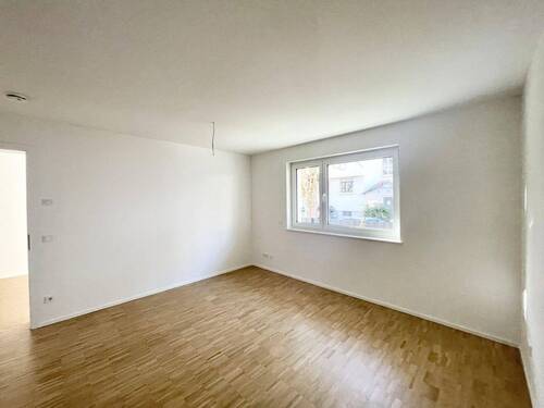 Schlafzimmer m. Zugang zum Badezimmer - 