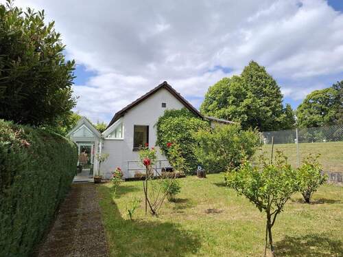 Außenansicht Platter Str. 156a - Seltene Gelegenheit: Stadthaus mit großem Garten oder Grundstück zur Neubebauung. Willkommen in Wiesbaden-Nordost!