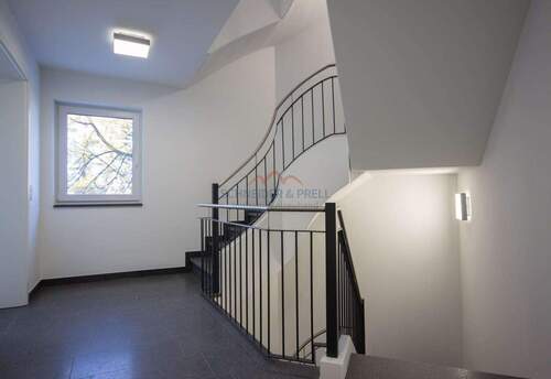 Treppenhaus - 3 Zimmer Etagenwohnung in Geretsried