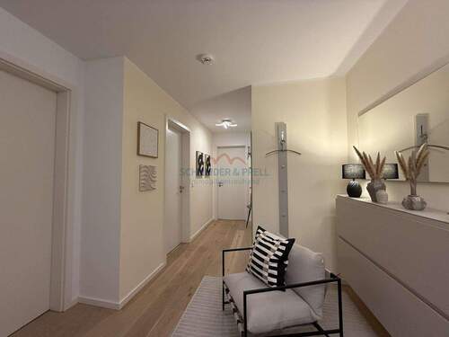 Flur - Etagenwohnung mit 95,80 m&sup2; in Geretsried zur Miete