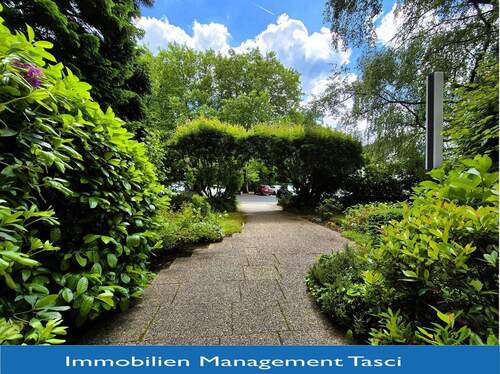 Vorgarten, Eingang - Renovieren und einziehen! Barrierefreie Wohnung.