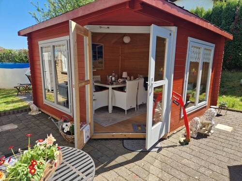 Gartenhaus - Einfamilienhaus mit 200,00 m² in Altenkirchen zum Kaufen