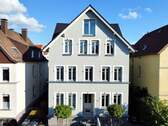 Hausansicht - Zwischen Altbaucharme und Stadtleben - 2-Zimmer-Wohnung mit Balkon Nähe Siggi