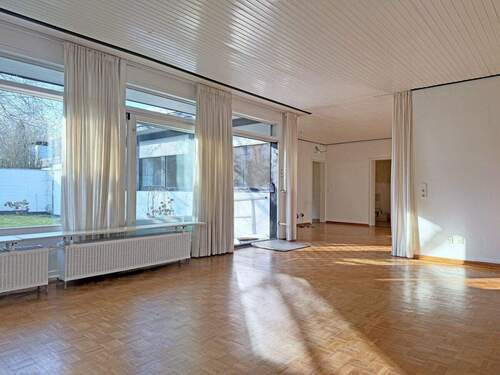 Lichtdurchfluteter Wohnbereich - 