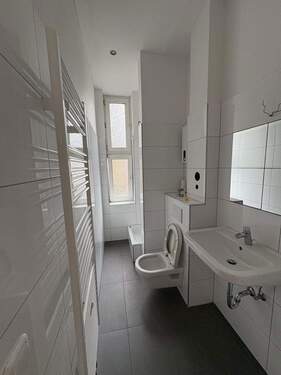 Wohnung 2. OG - Bad - 