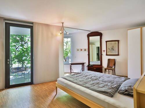 Schönes, helles Schlafzimmer mit Bad en Suite - 