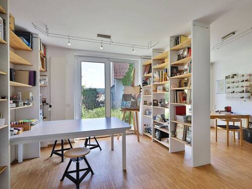 Separat abtrennbarer Arbeitsbereich im Gartengeschoss - 