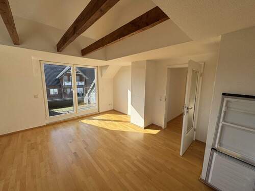 Wohnbereich mit Balkon - 2 Zimmer Etagenwohnung zur Miete in Detmold
