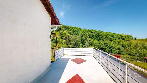 OG - Dachterrasse über Garage - 