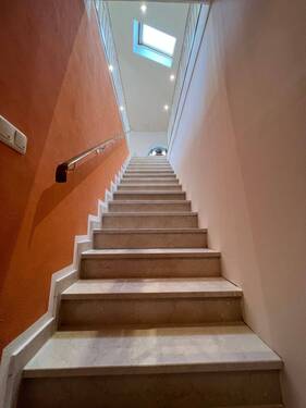interne Treppe zum III. OG - 