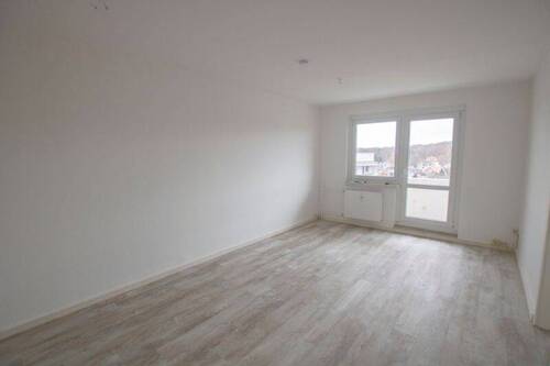 Wohnzimmer - Nachnutzer gesucht! Große 3-Raumwohnung Balkon und Blick auf die Heide!