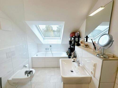 Badezimmer - Etagenwohnung mit 63,00 m² in Bielefeld / Jöllenbeck zur Miete