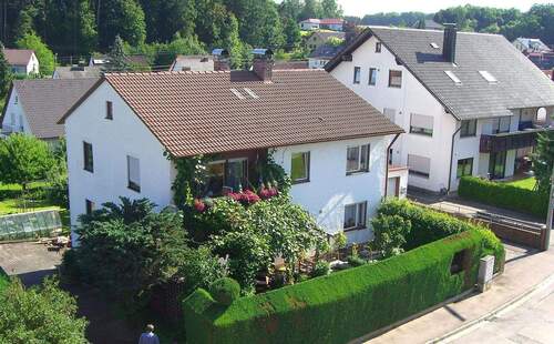 Hausansicht - 2Familienhaus in Reisensburg mit Ausbaupotenzial