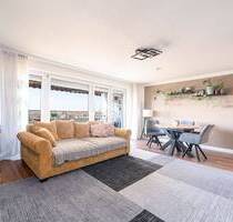 Freie sonnige 3-Zimmer-Wohnung mit Loggia, Weitblick und Tiefgaragenstellplatz auf Wunsch - Bestlage - Nürnberg Neuröthenbach