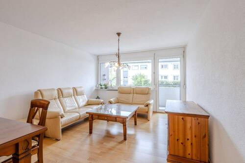 Wohn-/Esszimmer - 5 Zimmer Etagenwohnung zum Kaufen in Lorch