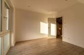 Zimmer 1 (OG) - 