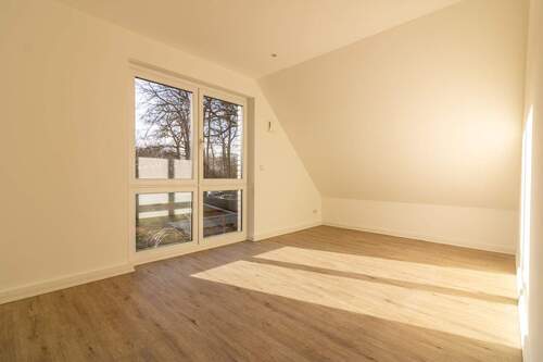 Zimmer 3 (OG) - 