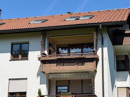 Wohnung im 2.OG mit Balkon - 