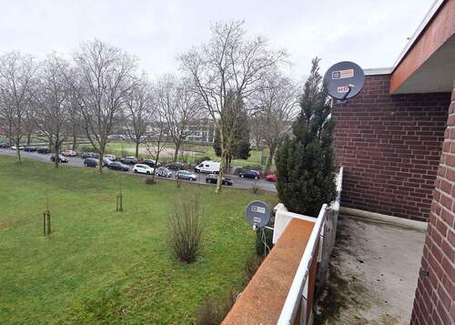 Blick v. Balkon Richtung Loggia - 