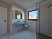 Duschbadezimmer EG - 