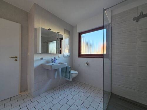 Duschbadezimmer EG - 