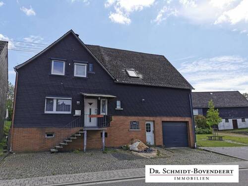 Bild 1 - Viel Platz für die Familie! Ein- bis Zweifamilienhaus in Stein-Neukirch mit großem Garten!