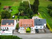 Frontansicht - IDEAL FÜR TIERFREUNDE: 219 M² WOHNHAUS AUF 26 AR!