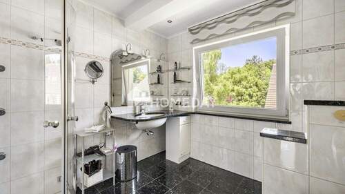 1. OG Badezimmer 1 - 