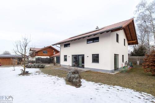 Außenansicht - Neuwertiges KFW-55 Einfamilienhaus auf traumhaftem Grundstück in Eberfing