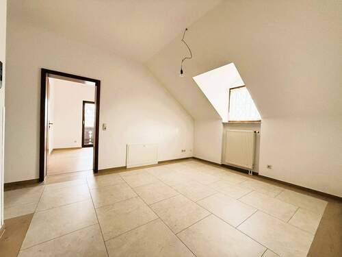 Diele / Essen / Büro - 3 Zimmer Etagenwohnung zur Miete in Bruckmühl